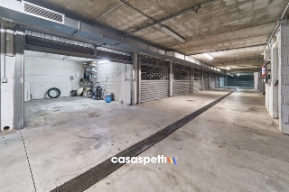 zoom immagine (Garage 22 mq, zona Salerno)