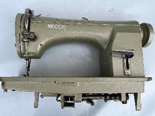 zoom immagine (NECCHI 831-100 macchina cucire lineare sartoria)