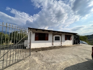 zoom immagine (Casa singola 165 mq, soggiorno, 3 camere, zona Maierato)