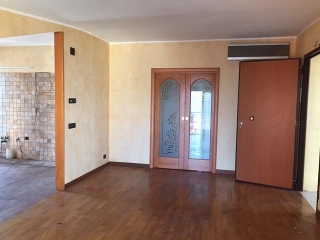 zoom immagine (Appartamento 90 mq, soggiorno, 2 camere, zona Sant'Angelo Romano)
