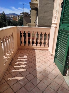 zoom immagine (Appartamento 100 mq, soggiorno, 2 camere, zona Rapallo)