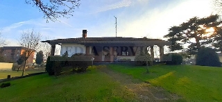 zoom immagine (Villa 470 mq, soggiorno, zona Garlasco)