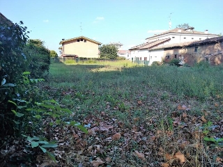 zoom immagine (Terreno 1100 mq, zona Novi di Modena)