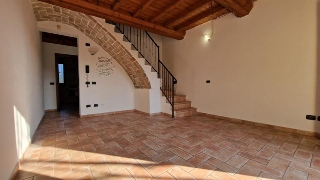 zoom immagine (Casa a schiera 114 mq, soggiorno, 2 camere, zona Rovereto)