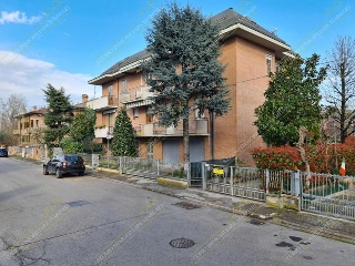 zoom immagine (Casa a schiera 245 mq, soggiorno, 5 camere, zona Modena Est)
